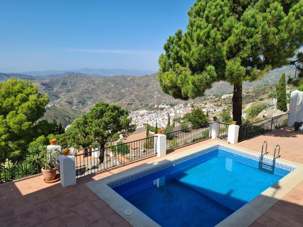 公寓 Lovely 2 Bed With Stunning Views & Pool